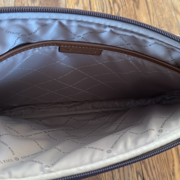 NEW Michael Kors Signature Brown monogram jet set Laptop Bag padded 13 saffiano - Picture 6 of 9